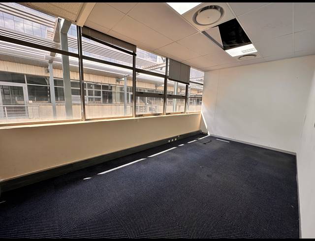 1,207M² OFFICE TO LET IN ROSEBANK